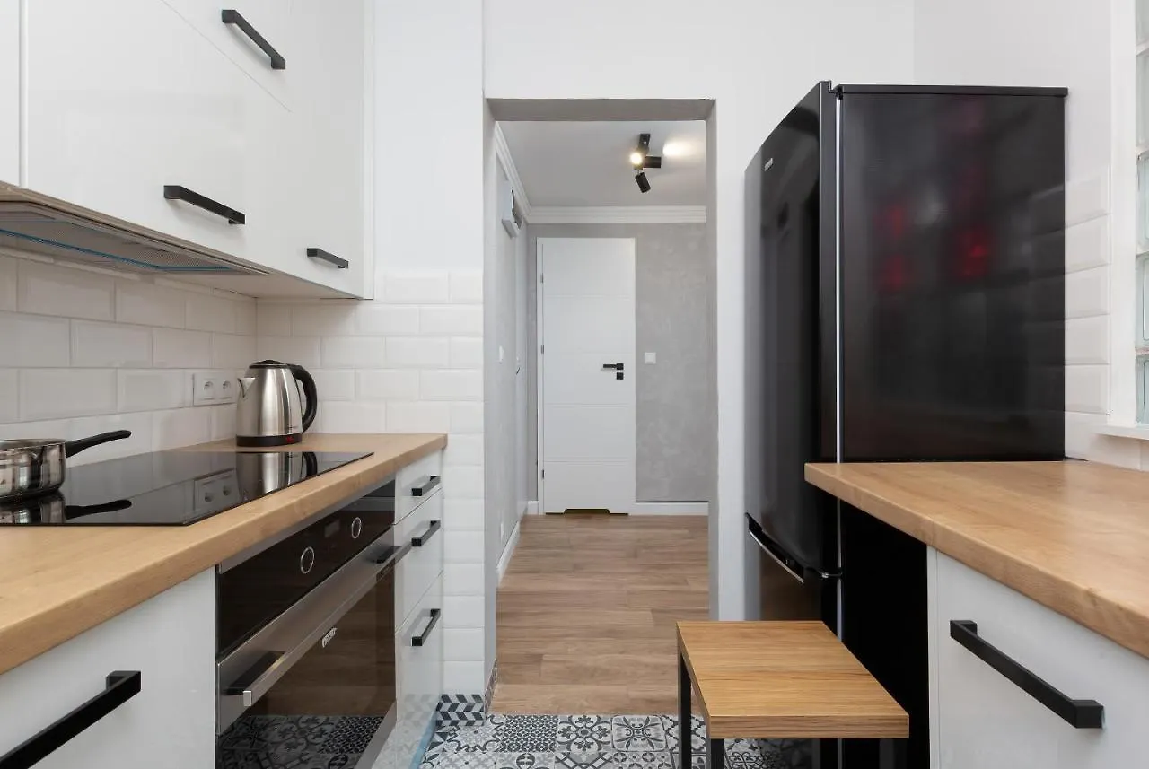 Metro Marymont Apartment By Noclegi Renters Varşova